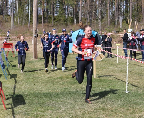 OK Linne vinner damklassen på Stigtomatkavlen