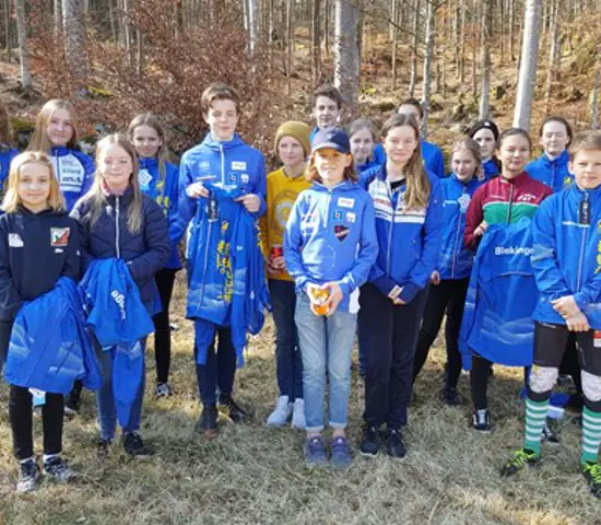 Samling och utdelning av nya Blekingekläder inför SSM