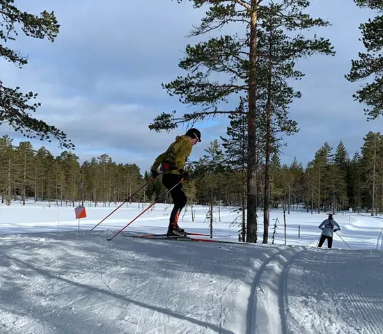 I Mora är det fina förutsättningar för att träna skidorientering. Bild: Mora Gymnasium Längdskidor SkidO Skidskytte.