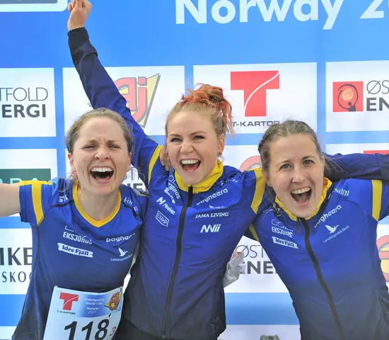Segerjubel från Lisa Risby, Karolin Ohlsson och Elin Månsson. 