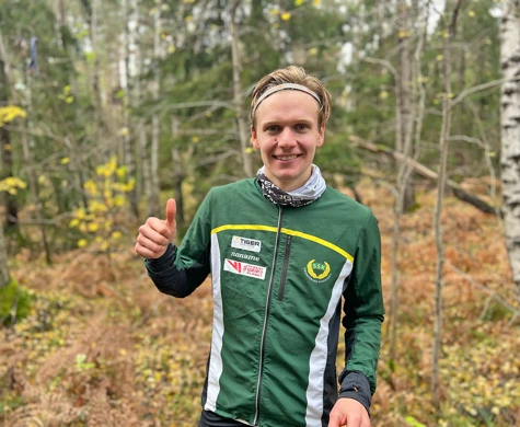 Simon Hector sprang övertygande i Rudan-terrängen och vann 25-mannamedeln med nästan två minuters marginal.