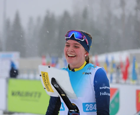 En lycklig Elsa Brandt efter silver på JVM.