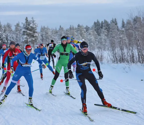 Masstart i skidorientering i Arvidsjaur.