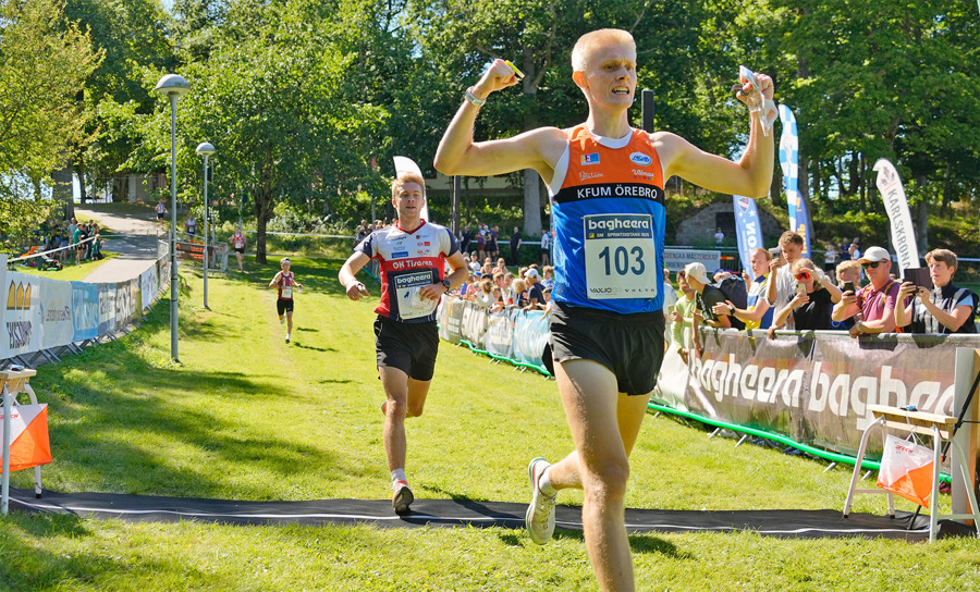 Valter Pettersson var tvåan över mållinjen på SM knockout-sprint men blev utan medalj då stämplingen inte registrerades vid sista kontrollen. Bild: Hugo Mattsson.