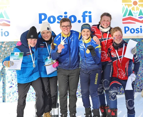 Jonatan Ståhl och Magdalena Olsson med guldmedaljerna. Till vänster Finlands Niklas Ekström och Amanda Yli Futka. Till höger Norges Anna Ulvensöen och Styrk Kamsvaag.