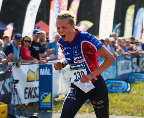 Hanna Lundberg springer i mål under SM i Nyköping