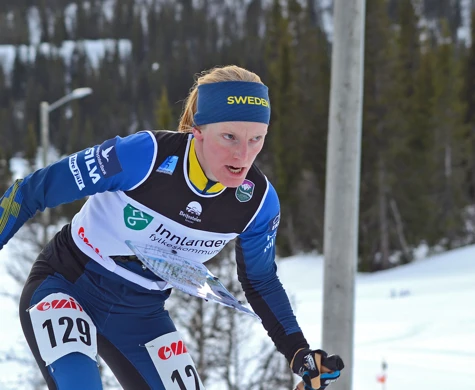Linda Lindkvist med fokuserad blick på väg mot mål.