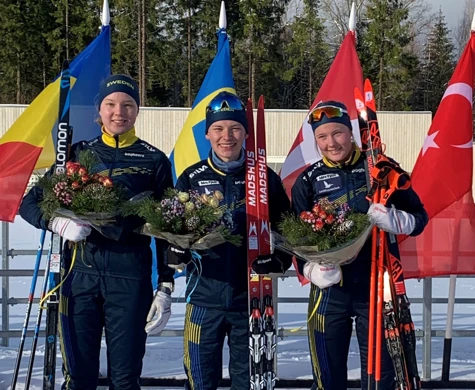 Medaljtrion. Fr.v. Maja Lundholm, Albin Gezelius och Ella Turesson