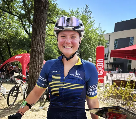 Gabriella Gustafsson vann silver på dagens medeldistans på VM i moutainbikeorientering i Polen.