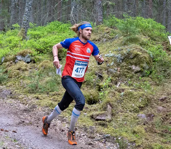 Gustav Bergman springer förbi sista kontrollen och blir diskad på SM-kvalet.