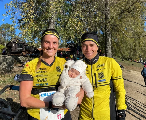 Magdalena Olsson tillsammans med sambon Andrei Lamov och dotterna Mikaela på 25-manna i höstas.