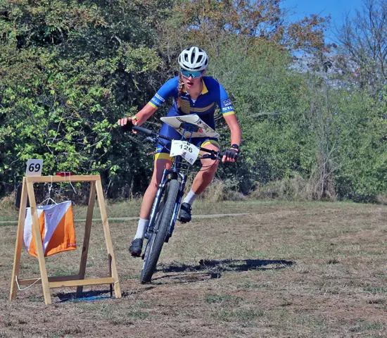 Tilda Palm vid fjolårets VM i MTBO i Bulgarien. Nu väntar EM i Litauen.