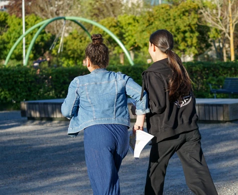 Hittahem innebär att orienteringsföreningar arrangerar regelbundna sprintträningar i parkmiljöer, i socioekonomiskt utsatta områden där det finns få etablerade idrottsarenor.